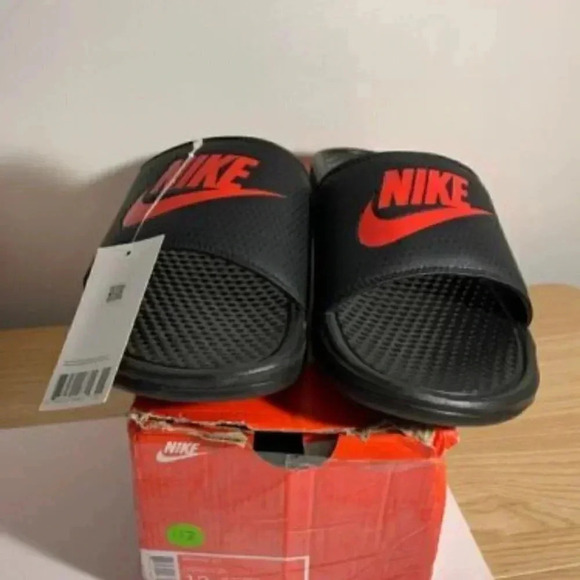 113.L, NEW Nike Benassi Slides- Black/Red- US 13 Men's - Picture 3 of 4